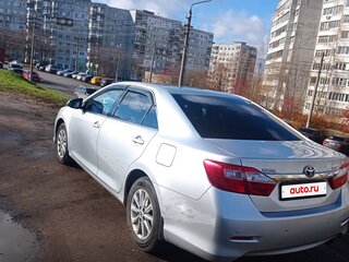 2013 Toyota Camry VII (XV50), серебристый, 1700000 рублей, вид 4