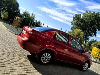 2008 Chevrolet Aveo I Рестайлинг, красный, 310000 рублей, вид 3