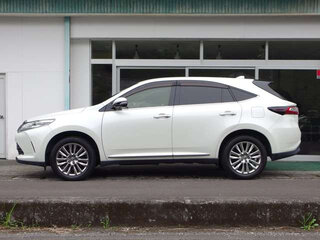 2017 Toyota Harrier III (XU60) Рестайлинг, белый, 1904000 рублей, вид 3