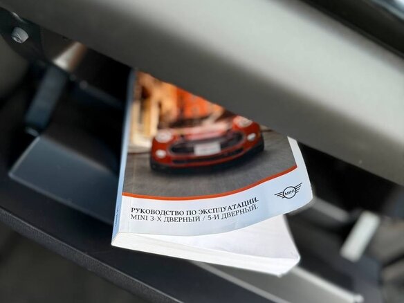 2019 Mini Hatch Cooper III (F55/F56) Рестайлинг, серебристый, 2600000 рублей - вид 24