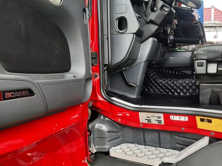 2011 Scania R-Series, красный, 3700000 рублей, вид 3