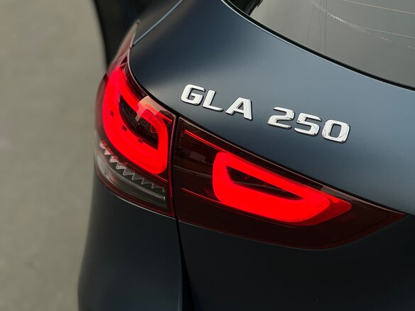 2021 Mercedes-Benz GLA 250 II (H247), синий, 4980000 рублей - вид 17