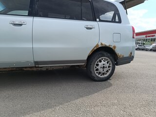 2000 Mitsubishi Dion I, зелёный, 225000 рублей, вид 4