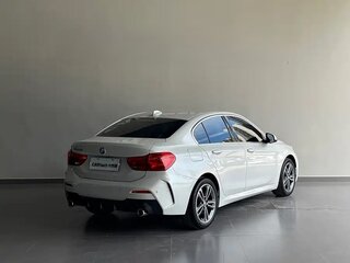 2022 BMW 1 серии 120i III (F52) Рестайлинг, белый, 1610000 рублей, вид 4