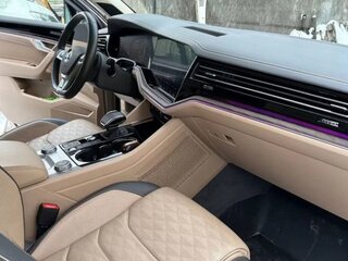 2019 Volkswagen Touareg III, коричневый, 6000000 рублей, вид 4