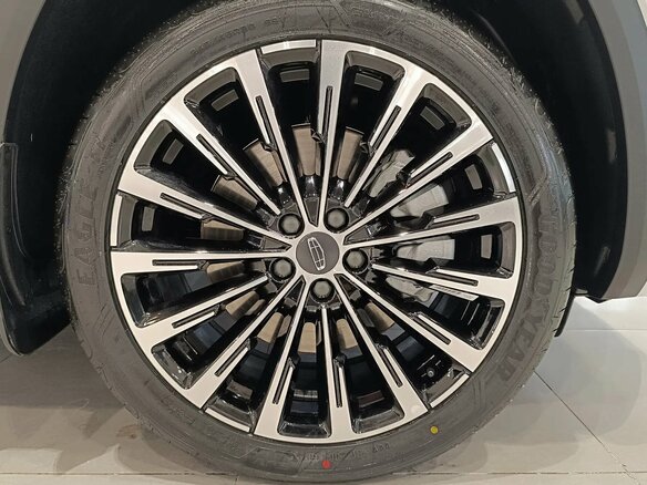 2026 Geely Monjaro I, белый, 4954990 рублей - вид 4