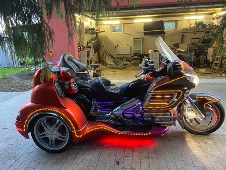 2008 Honda GL 1800 Gold Wing, оранжевый, 2500000 рублей, вид 2
