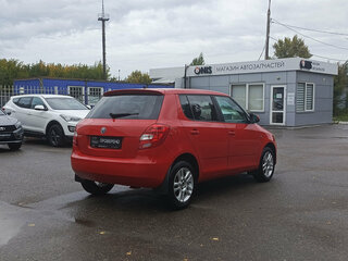 2013 Skoda Fabia II Рестайлинг, красный, 287000 рублей, вид 5