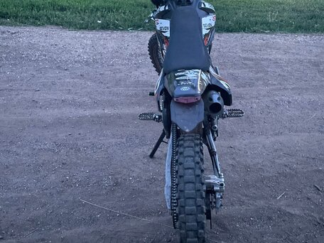 2023 Regulmoto Seven Medalist 150E, красный, 70000 рублей, вид 1