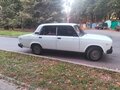 2002 Lada (ВАЗ) 2105, белый, 115000 рублей - вид 3