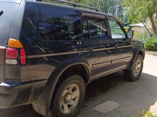 2001 Mitsubishi Montero Sport I, чёрный, 650000 рублей, вид 3