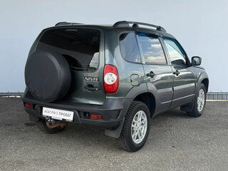 2017 Chevrolet Niva I Рестайлинг, зелёный, 640000 рублей, вид 5