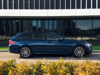 2019 BMW 5 серии 540d xDrive VII (G30/G31/G38), синий, 4900000 рублей, вид 4