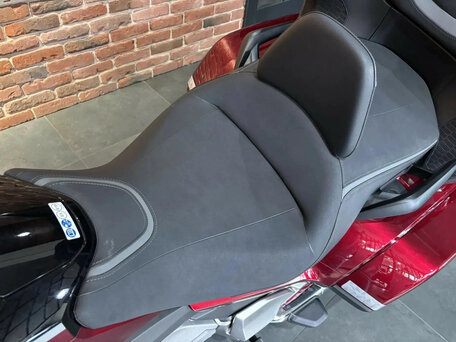 2021 Honda GL 1800 Gold Wing, красный, 3300000 рублей, вид 5