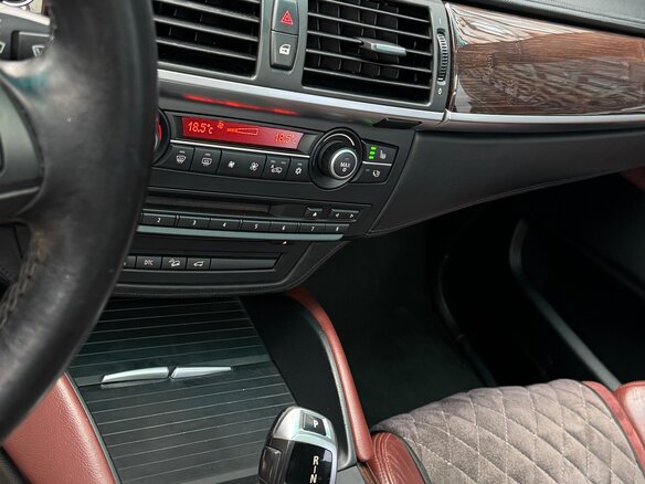2009 BMW X6 35i 6-speed I (E71), белый, 1900000 рублей - вид 16