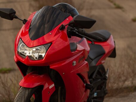 2009 Kawasaki Ninja 250R, красный, 310000 рублей, вид 3