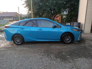 2017 Toyota Prius PHV ZVW52 IV (XW50), синий, 2250000 рублей, вид 2
