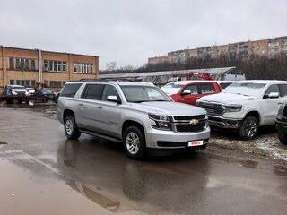 2016 Chevrolet Suburban XI, серый, 4999999 рублей, вид 3
