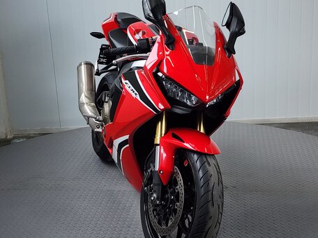 2018 Honda CBR 1000 RR/RA Fireblade, красный, 1119000 рублей, вид 3