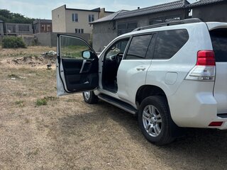 2012 Toyota Land Cruiser Prado 150 Series, белый, 2350000 рублей, вид 3