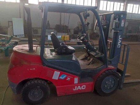 2020 JAC CPQD35, красный, 1800000 рублей, вид 1