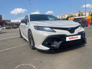 2018 Toyota Camry VIII (XV70), белый, 2750000 рублей, вид 3