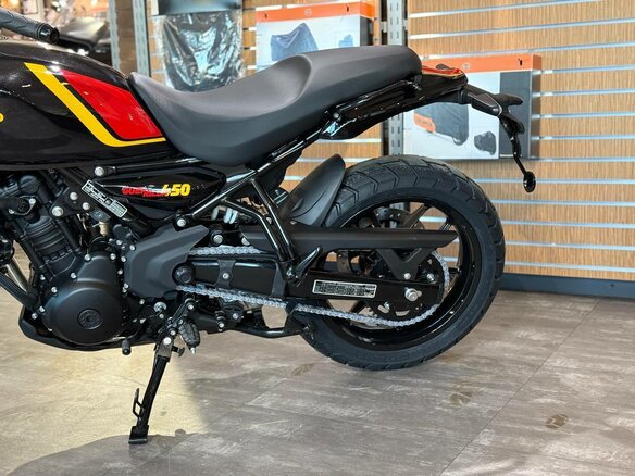 2025 Royal Enfield Guerrilla 450, чёрный, 554000 рублей - вид 2