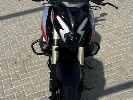 2026 Bajaj Pulsar NS400Z, чёрный, 400000 рублей, вид 5