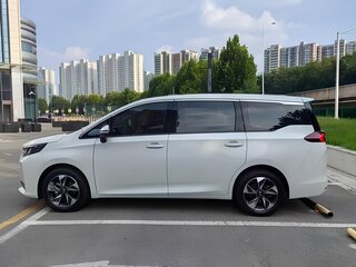 2023 GAC Trumpchi M6 Pro, белый, 1990000 рублей, вид 3