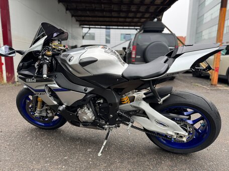 2015 Yamaha YZF-R1, серебристый, 1650000 рублей, вид 2