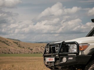 2023 Toyota Land Cruiser 71 70 Series Рестайлинг 2, белый, 11800000 рублей, вид 3