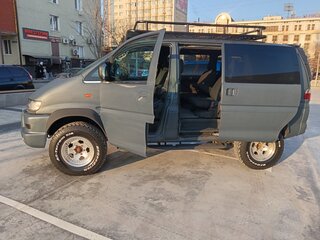 2004 Mitsubishi Delica IV, серый, 1200000 рублей, вид 4