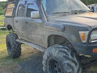 1989 Toyota Hilux V, зелёный, 900000 рублей, вид 4