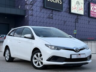 Toyota Auris II Рестайлинг