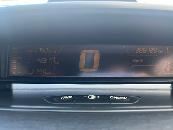 2005 Citroen C4 I, чёрный, 340000 рублей - вид 3