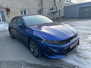 2021 Kia K5 III, синий, 3100000 рублей, вид 2