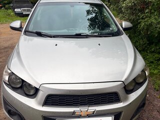 2013 Chevrolet Aveo II, серебристый, 550000 рублей, вид 1