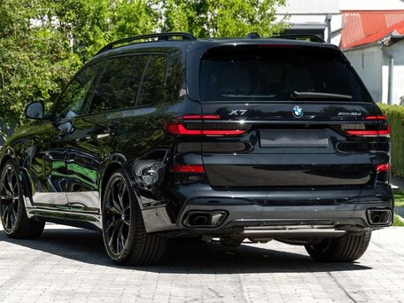 2026 BMW X7 40d I (G07) Рестайлинг, чёрный, 13500843 рублей, вид 4
