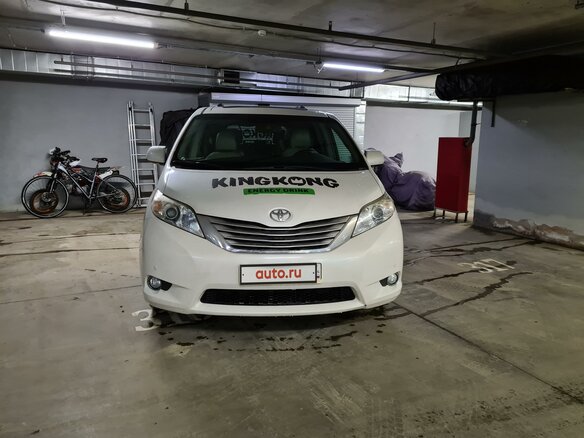 2010 Toyota Sienna III, белый