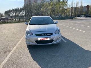2011 Hyundai Solaris I, серебристый, 750000 рублей, вид 2