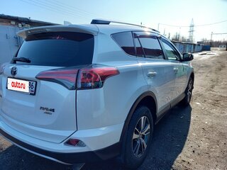2016 Toyota RAV4 IV (XA40) Рестайлинг, белый, 2290000 рублей, вид 4