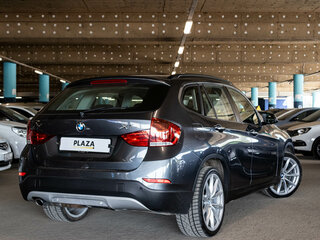 2013 BMW X1 18i I (E84) Рестайлинг, серый, 1300000 рублей, вид 3