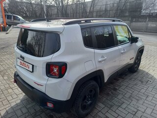 2017 Jeep Renegade Trailhawk I, белый, 2250000 рублей, вид 3