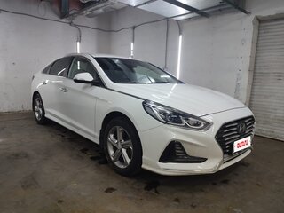 2019 Hyundai Sonata VII (LF) Рестайлинг, белый, 1850000 рублей, вид 4