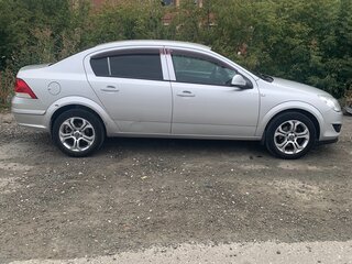 2011 Opel Astra H Рестайлинг, серебристый, 515000 рублей, вид 3