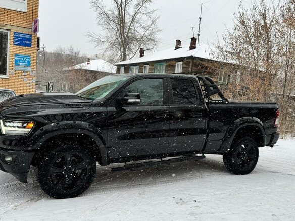 2021 Ram 1500 Quad Cab V, чёрный, 7000000 рублей