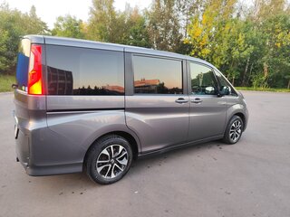 2015 Honda Stepwgn V, серый, 1850000 рублей, вид 4