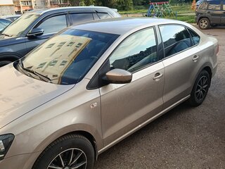 2018 Volkswagen Polo V Рестайлинг, бежевый, 1150000 рублей, вид 1