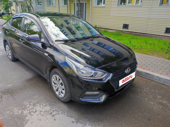 2017 Hyundai Solaris II, чёрный, 1050000 рублей - вид 2