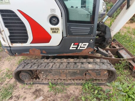 2018 Bobcat Гусеничные, белый, 4058156 рублей, вид 4